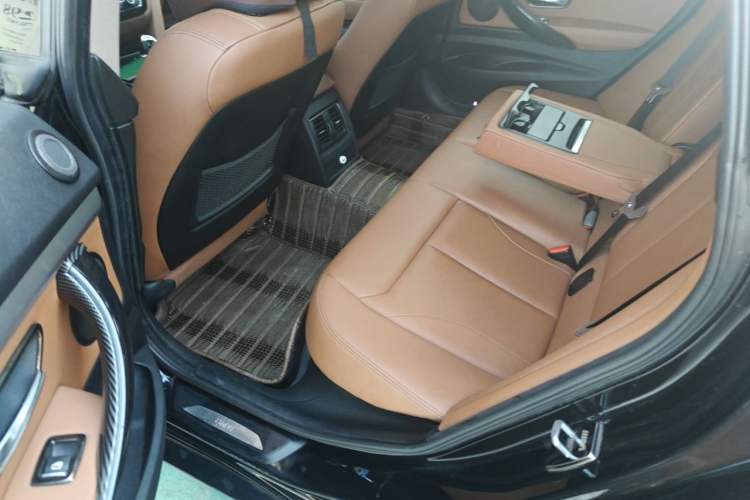Used BMW 3 Series GT 2017 320i Luxury Design Package Left Rear Seat
