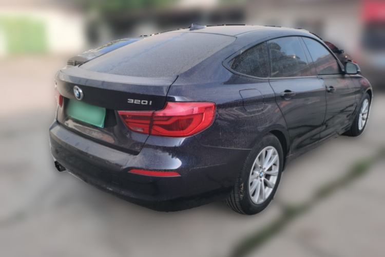 Used BMW 3 Series GT 2017 320i Sport Edition Rear Right 45 Deg
