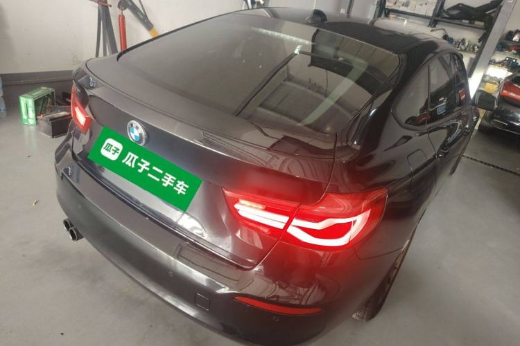 Used BMW 3 Series GT 2017 320i Sport Edition Rear Right 45 Deg