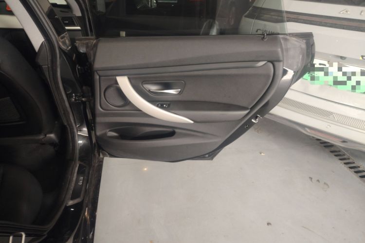 Used BMW 3 Series GT 2017 320i Sport Edition Right Rear Door Interior
