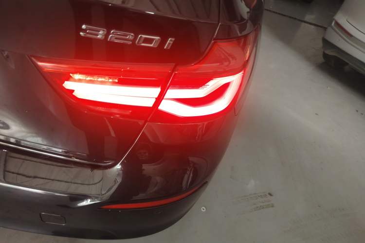 Used BMW 3 Series GT 2017 320i Sport Edition Right Rear Taillight