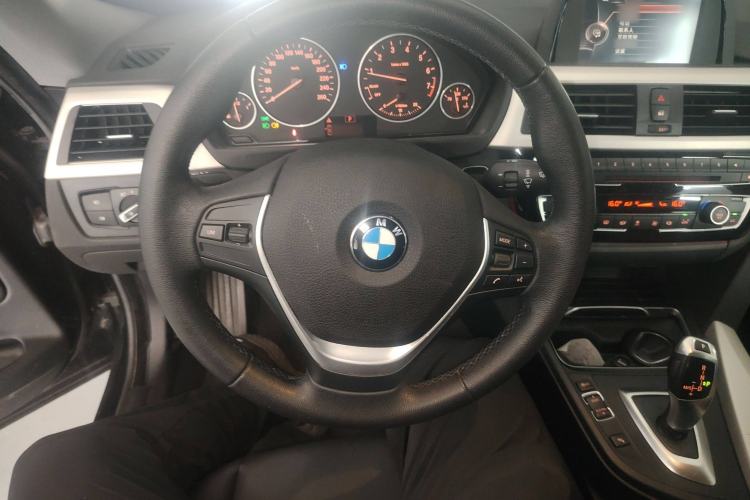 Used BMW 3 Series GT 2017 320i Sport Edition Steering Wheel