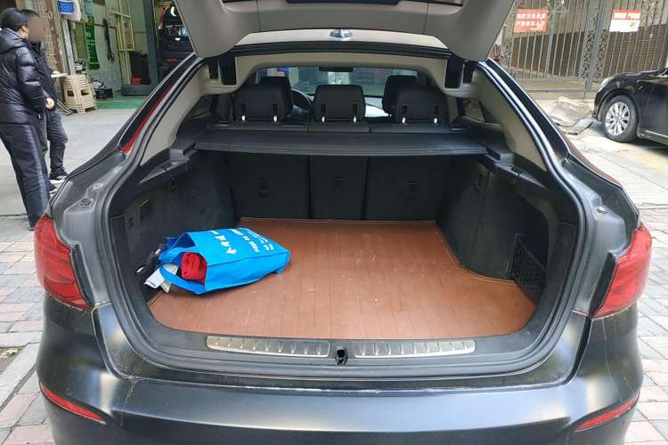 Used BMW 3 Series GT 2017 320i Sport Edition Trunk