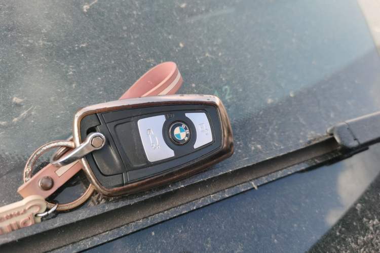 Used BMW 3 Series GT 2017 320i Sport Edition Vehicle Key