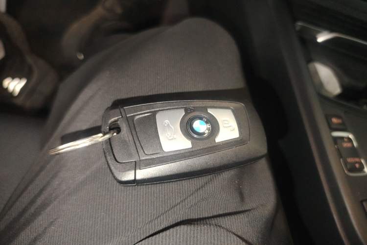 Used BMW 3 Series GT 2017 320i Sport Edition Vehicle Key