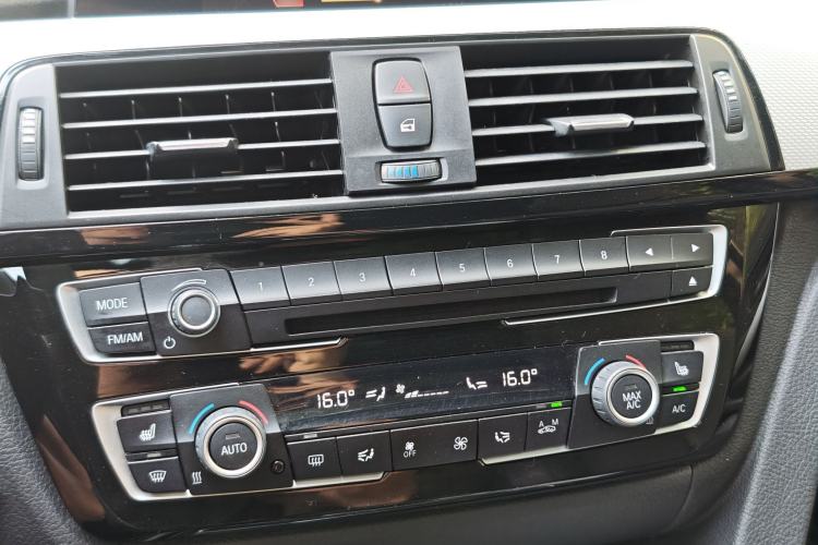 Used BMW 3 Series GT 2017 320i M Sport Audio And AC Panel