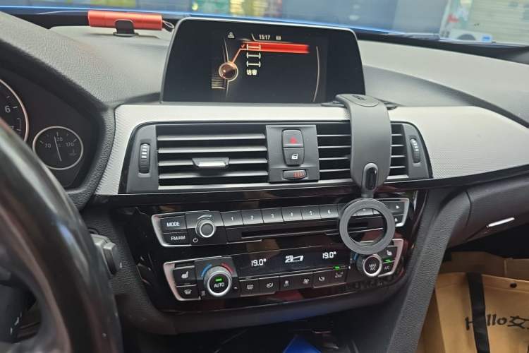 Used BMW 3 Series GT 2017 320i M Sport Audio And AC Panel
