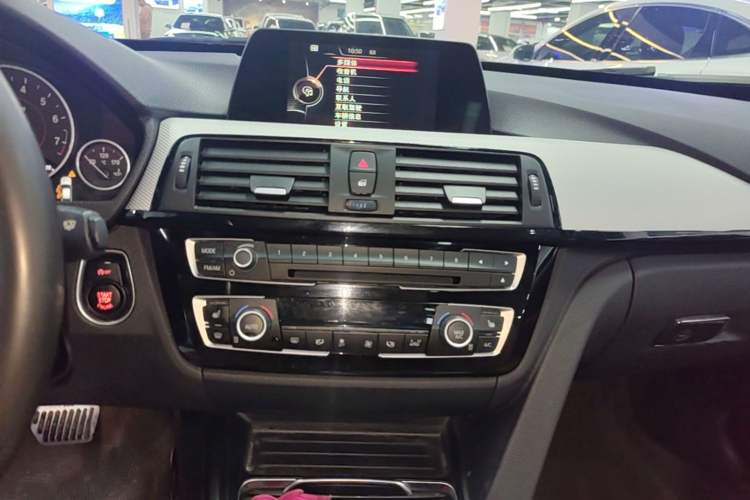 Used BMW 3 Series GT 2017 320i M Sport Audio And AC Panel