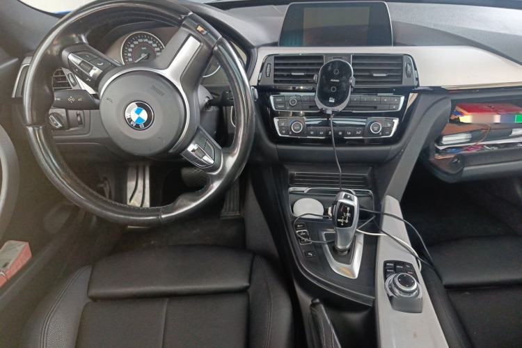 Used BMW 3 Series GT 2017 320i M Sport Center Console