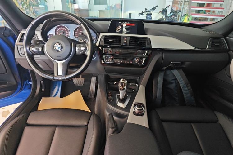Used BMW 3 Series GT 2017 320i M Sport Center Console