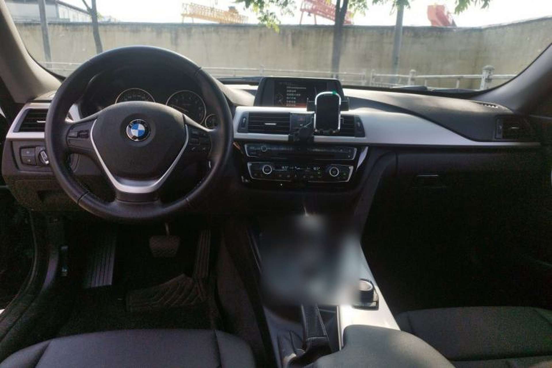 Used BMW 3 Series GT 2017 320i Sport Edition Center Console