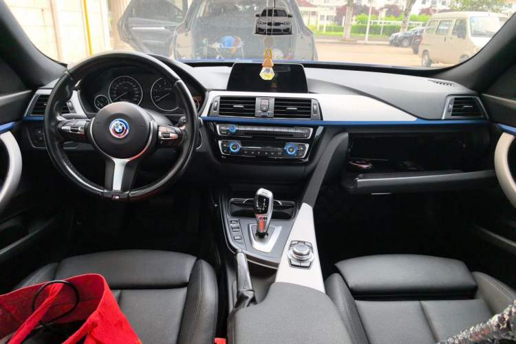 Used BMW 3 Series GT 2017 320i M Sport Center Console