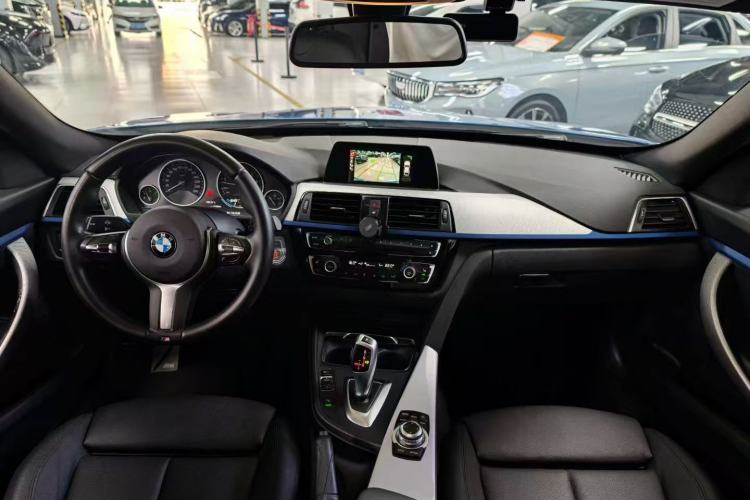 Used BMW 3 Series GT 2017 320i M Sport Center Console