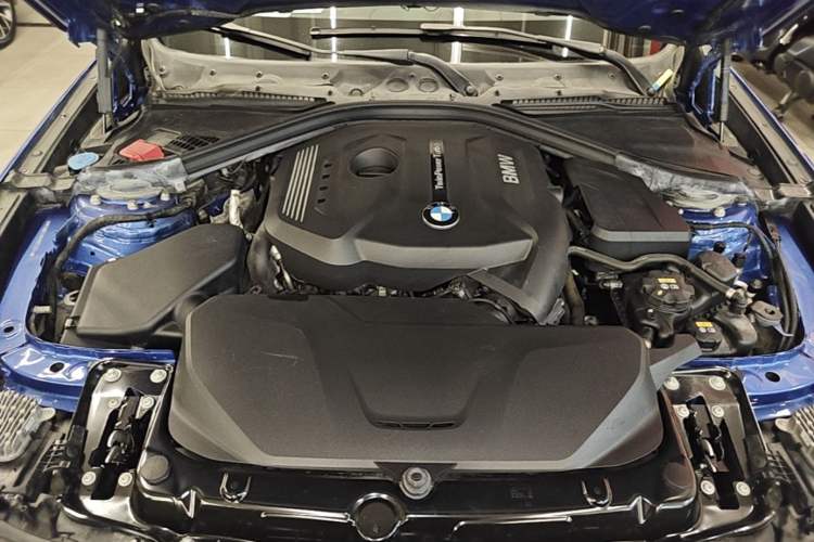 Used BMW 3 Series GT 2017 320i M Sport Engine Bay
