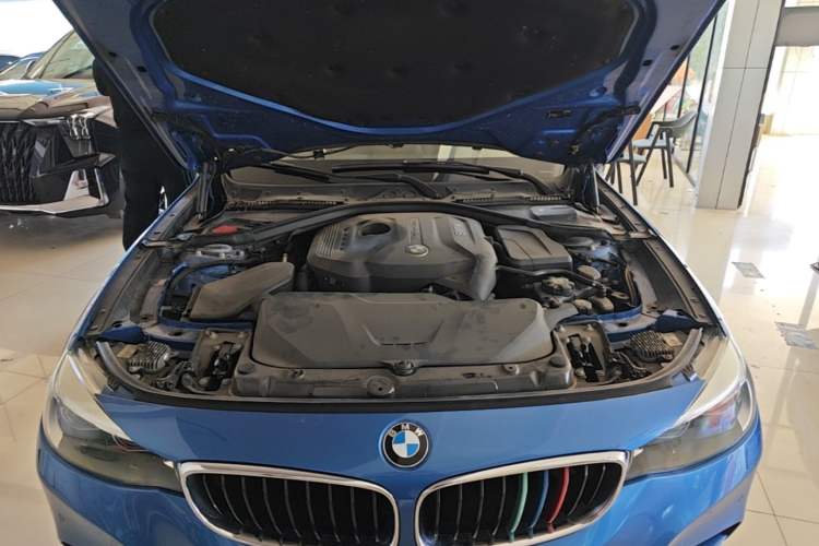 Used BMW 3 Series GT 2017 320i M Sport Engine Bay