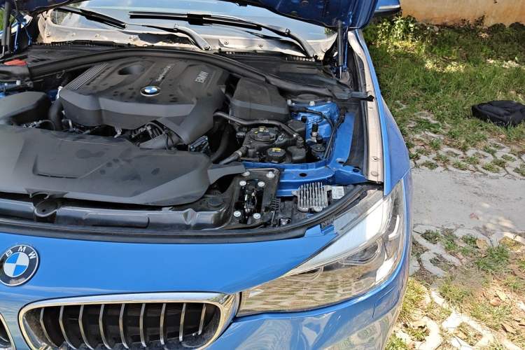 Used BMW 3 Series GT 2017 320i M Sport Engine Bay Left