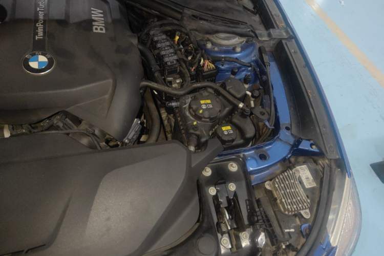Used BMW 3 Series GT 2017 330i xDrive M Sport Engine Bay Left