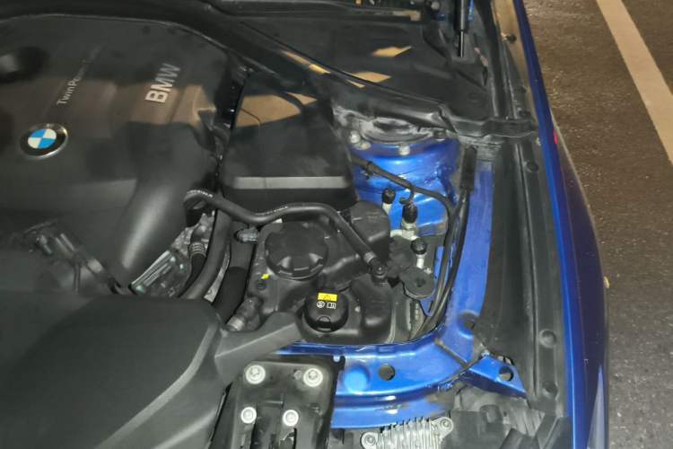 Used BMW 3 Series GT 2017 330i xDrive M Sport Engine Bay Left