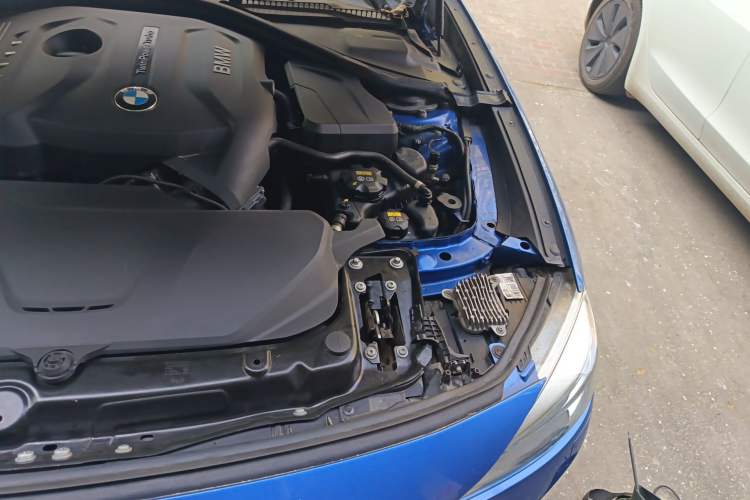 Used BMW 3 Series GT 2017 330i xDrive M Sport Engine Bay Left