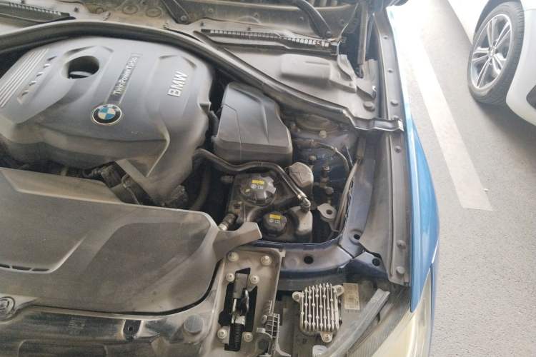 Used BMW 3 Series GT 2017 330i xDrive M Sport Engine Bay Left
