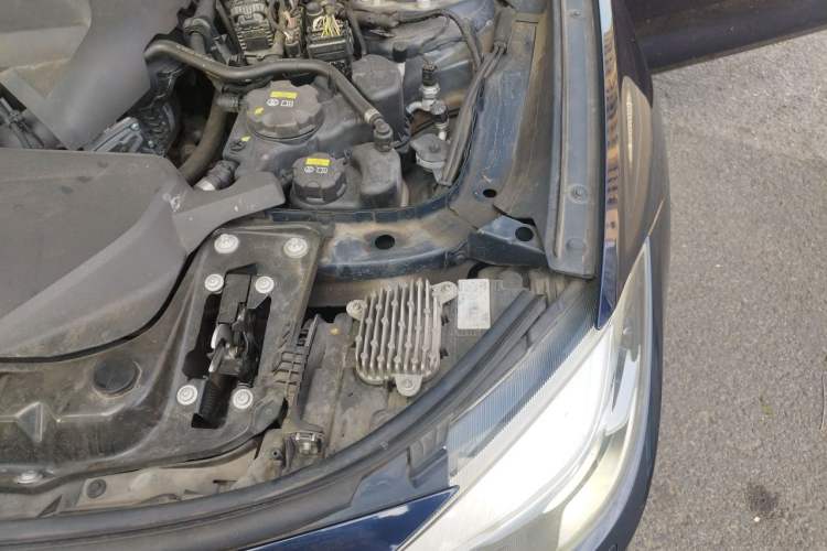 Used BMW 3 Series GT 2017 320i Sport Edition Engine Bay Left