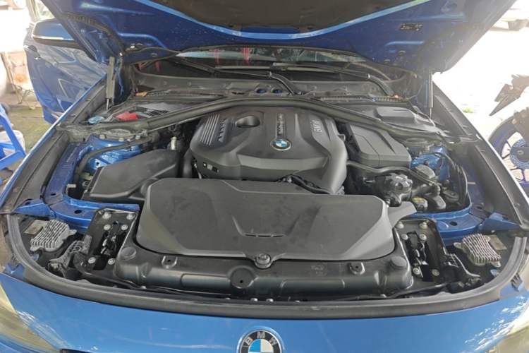 Used BMW 3 Series GT 2017 330i xDrive M Sport Engine Bay
