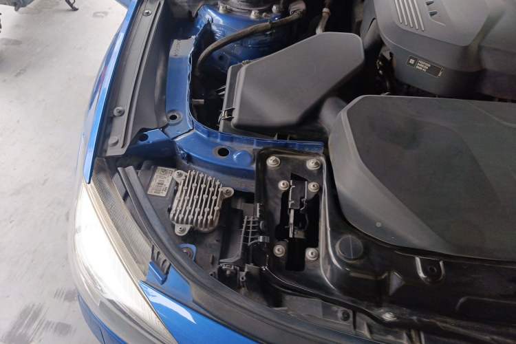 Used BMW 3 Series GT 2017 320i M Sport Engine Bay Right