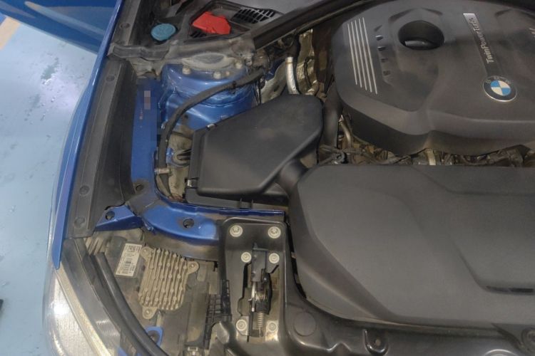 Used BMW 3 Series GT 2017 330i xDrive M Sport Engine Bay Right