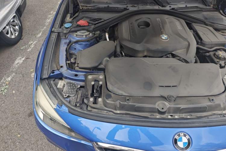 Used BMW 3 Series GT 2017 320i M Sport Engine Bay Right