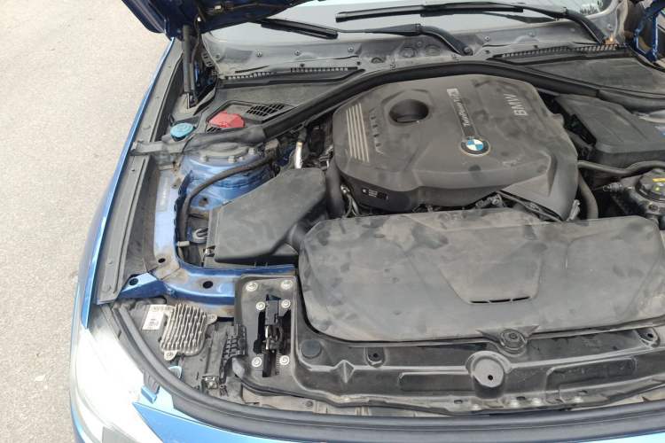 Used BMW 3 Series GT 2017 320i M Sport Engine Bay Right