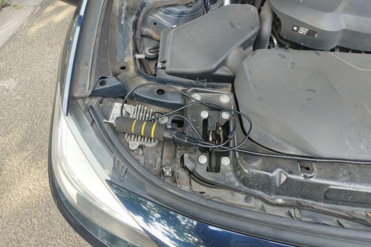 Used BMW 3 Series GT 2017 320i Sport Edition Engine Bay Right