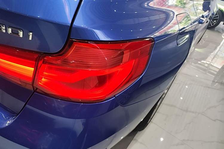 Used BMW 3 Series GT 2017 330i xDrive M Sport Exterior 3