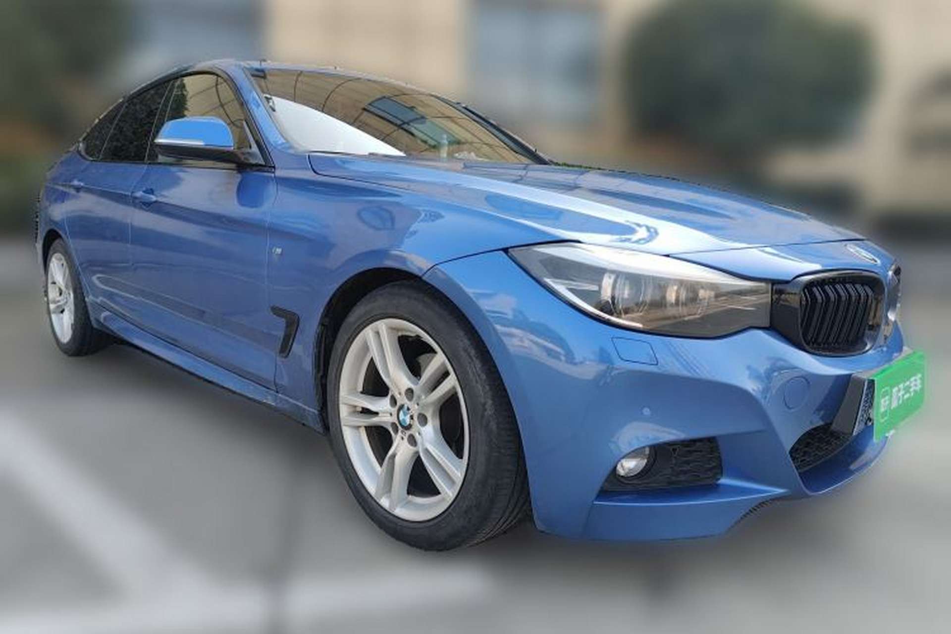 Used BMW 3 Series GT 2017 320i M Sport Front Right 45 Deg