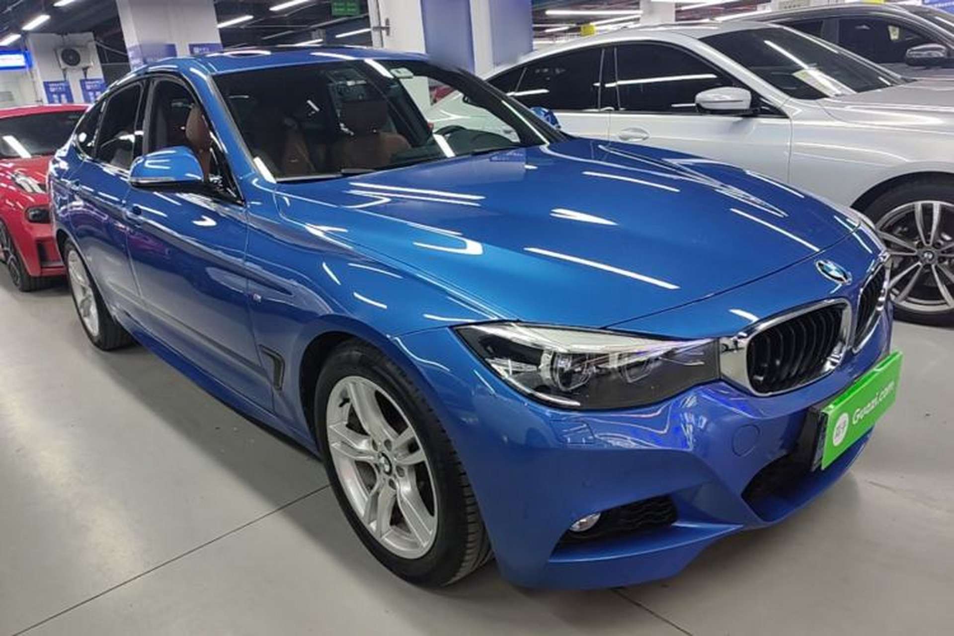 Used BMW 3 Series GT 2017 320i M Sport Front Right 45 Deg