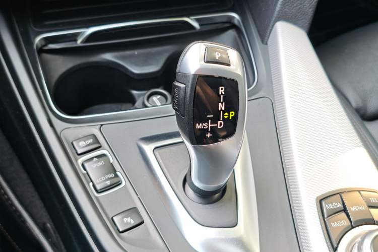 Used BMW 3 Series GT 2017 320i M Sport Gear Lever