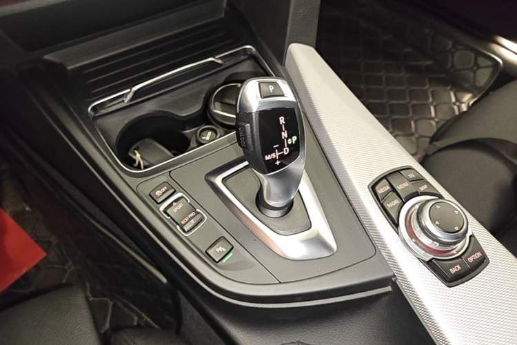 Used BMW 3 Series GT 2017 320i M Sport Gear Lever