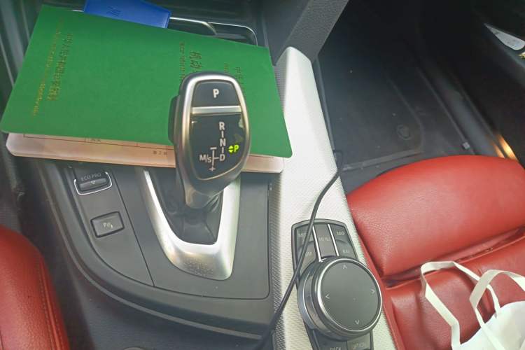 Used BMW 3 Series GT 2017 330i xDrive M Sport Gear Lever