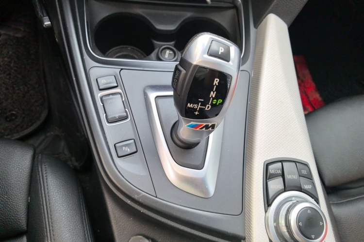 Used BMW 3 Series GT 2017 320i M Sport Gear Lever
