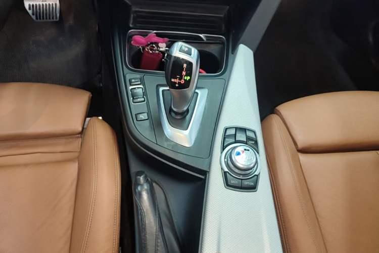 Used BMW 3 Series GT 2017 320i M Sport Gear Lever