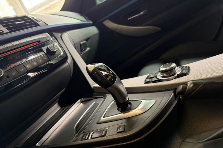 Used BMW 3 Series GT 2017 320i M Sport Gear Lever