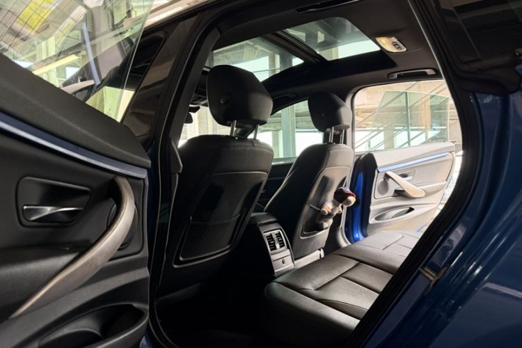 Used BMW 3 Series GT 2017 320i M Sport Headliner