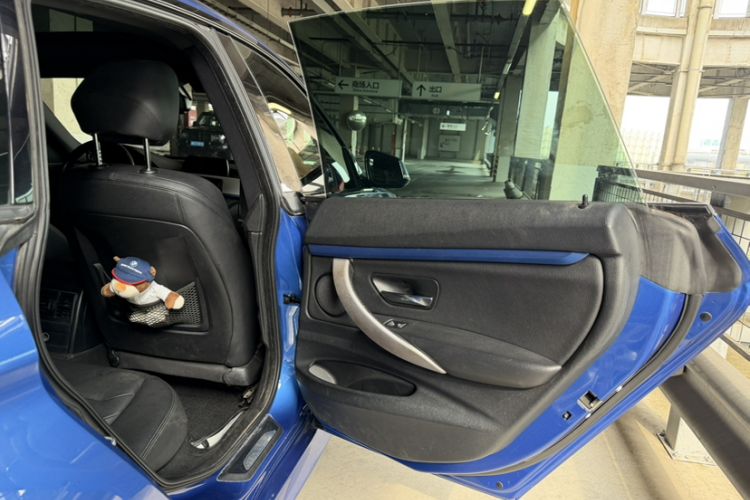 Used BMW 3 Series GT 2017 320i M Sport Interior 11