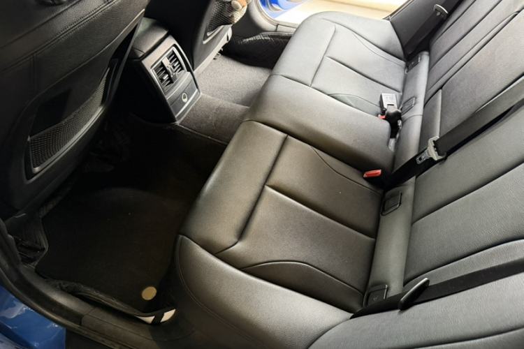 Used BMW 3 Series GT 2017 320i M Sport Interior 12