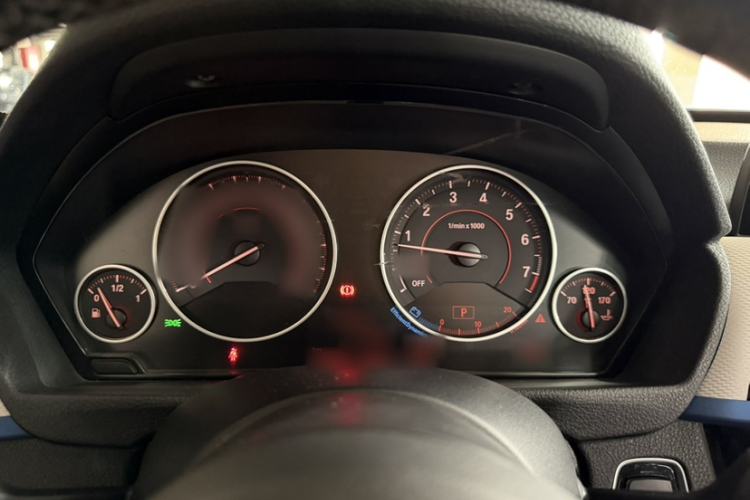 Used BMW 3 Series GT 2017 320i M Sport Interior 4