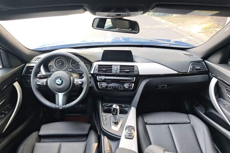 Used BMW 3 Series GT 2017 320i M Sport Interior 6