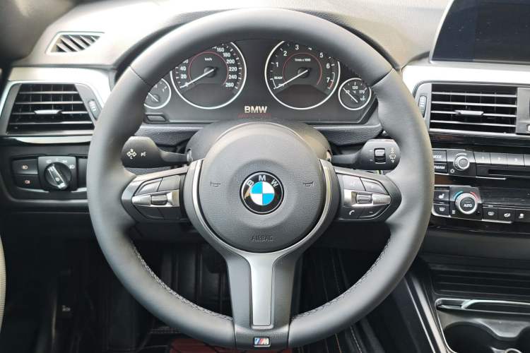 Used BMW 3 Series GT 2017 320i M Sport Interior 8