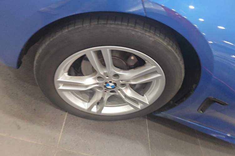 Used BMW 3 Series GT 2017 320i M Sport Left Front Wheel Hub