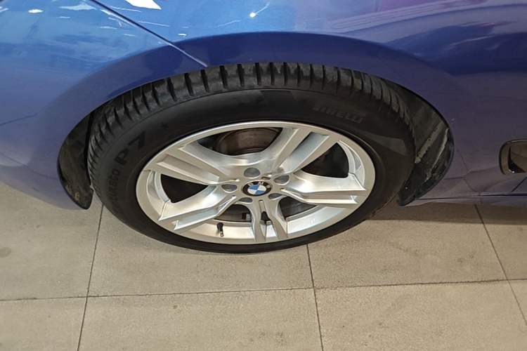 Used BMW 3 Series GT 2017 320i M Sport Left Front Wheel Hub