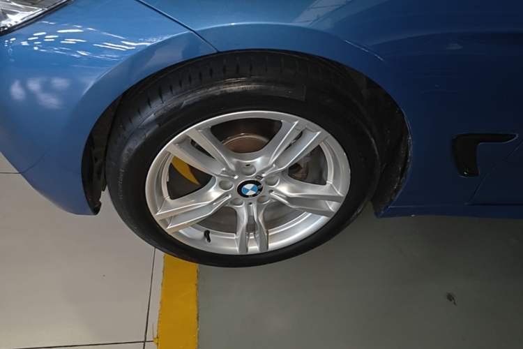 Used BMW 3 Series GT 2017 320i M Sport Left Front Wheel Hub