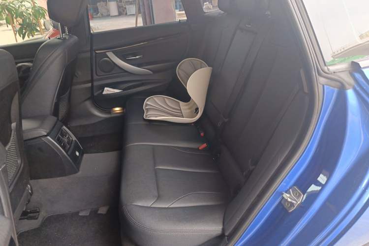 Used BMW 3 Series GT 2017 320i M Sport Left Rear Seat